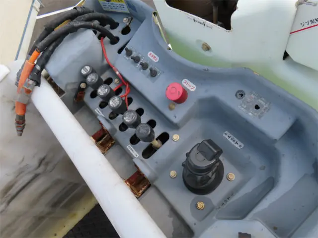 いすゞ エルフ SKG-NKR85YN(2WD)の写真32