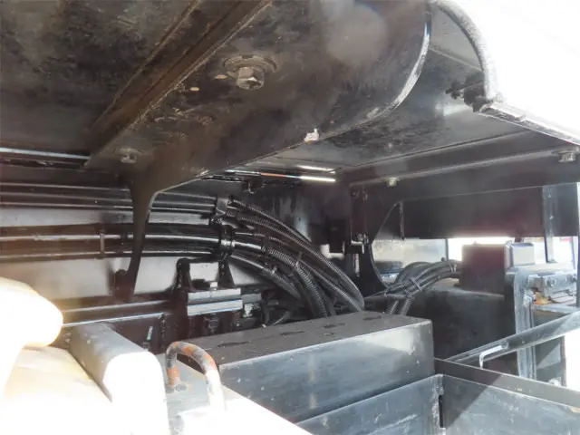 いすゞ エルフ SKG-NKR85YN(2WD)の写真45