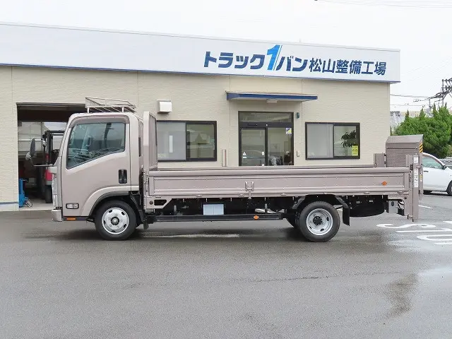 いすゞ エルフ TRG-NLR85AR(2WD)の写真3
