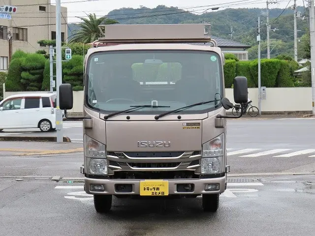 いすゞ エルフ TRG-NLR85AR(2WD)の写真5