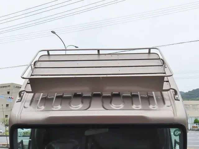 いすゞ エルフ TRG-NLR85AR(2WD)の写真6
