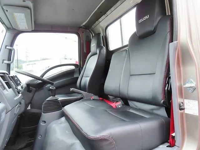 いすゞ エルフ TRG-NLR85AR(2WD)の写真12