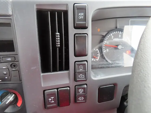 いすゞ エルフ TRG-NLR85AR(2WD)の写真18