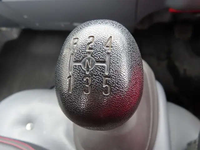 いすゞ エルフ TRG-NLR85AR(2WD)の写真19
