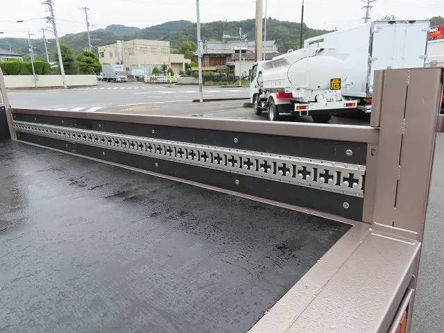 いすゞ エルフ TRG-NLR85AR(2WD)の写真27