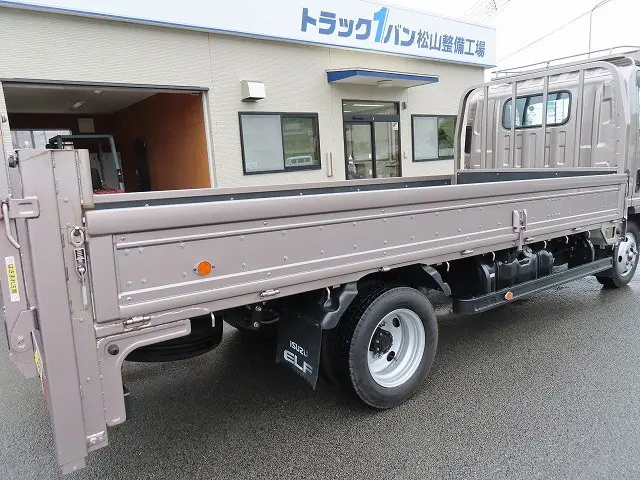 いすゞ エルフ TRG-NLR85AR(2WD)の写真31