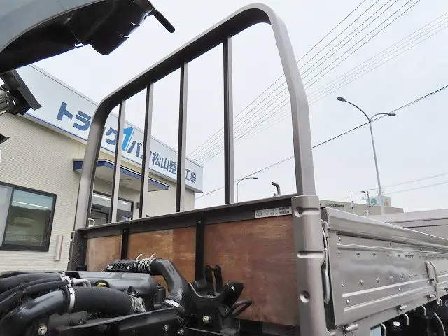 いすゞ エルフ TRG-NLR85AR(2WD)の写真33