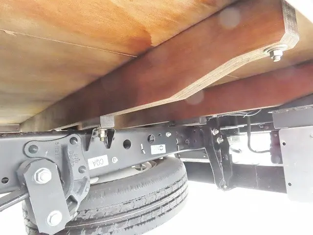 いすゞ エルフ TRG-NLR85AR(2WD)の写真45