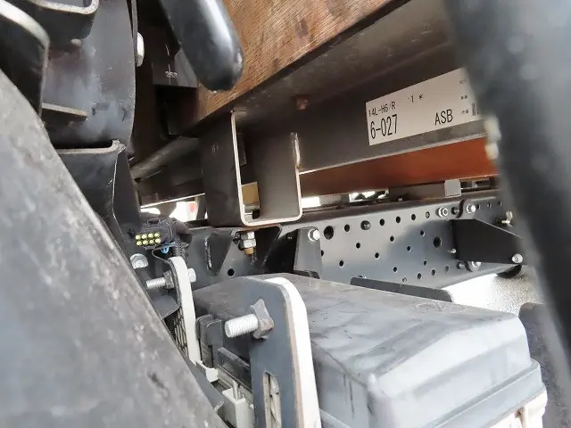 いすゞ エルフ TRG-NLR85AR(2WD)の写真46