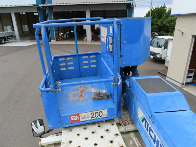 いすゞ エルフ TPG-NKR85N(2WD)の写真25