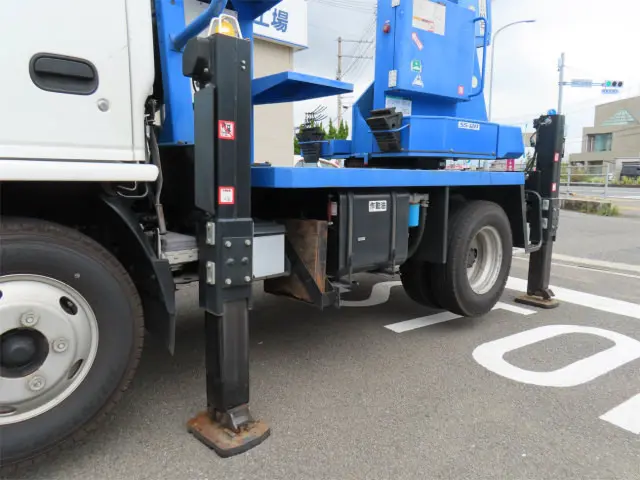 いすゞ エルフ TPG-NKR85N(2WD)の写真34