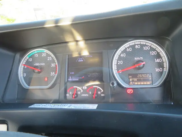 いすゞ フォワード 2PG-FRR90S1(2WD)の写真11