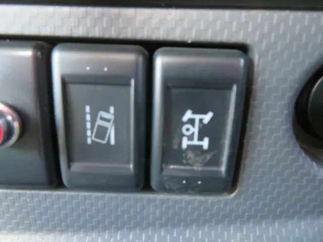 いすゞ フォワード 2PG-FRR90S1(2WD)の写真19