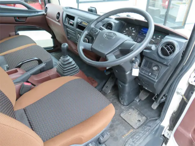 日野 レンジャー 2KG-FC2ABA(2WD)の写真12