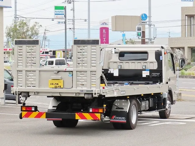 三菱 キャンター 2PG-FEB80(2WD)の写真3