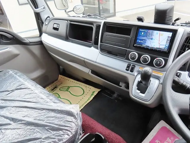 三菱 キャンター 2PG-FEB80(2WD)の写真15