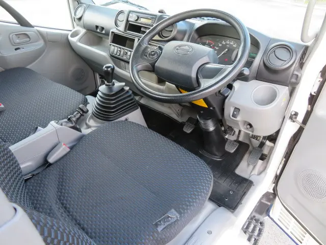 日野 デュトロ 2RG-XZU605M(2WD)の写真9