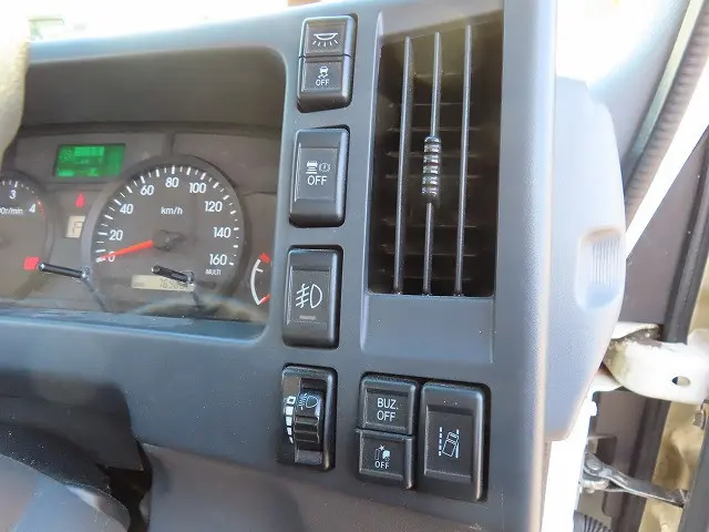 いすゞ エルフ 2RG-NLR88AN(2WD)の写真15