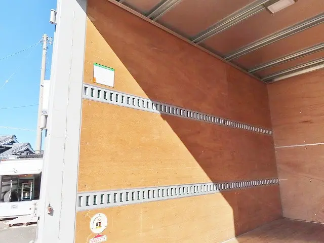 いすゞ エルフ 2RG-NLR88AN(2WD)の写真25