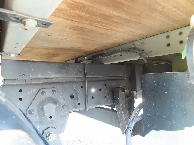 いすゞ エルフ 2RG-NLR88AN(2WD)の写真47