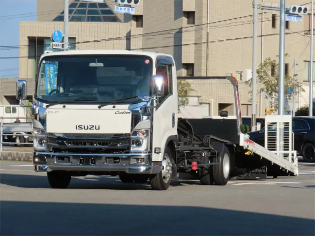 いすゞ エルフ 2RG-NPR88AN(2WD)の写真1