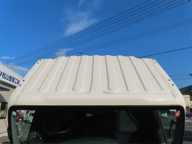 いすゞ エルフ 2RG-NPR88AN(2WD)の写真7