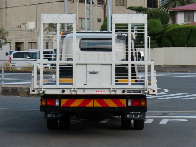 いすゞ エルフ 2RG-NPR88AN(2WD)の写真8