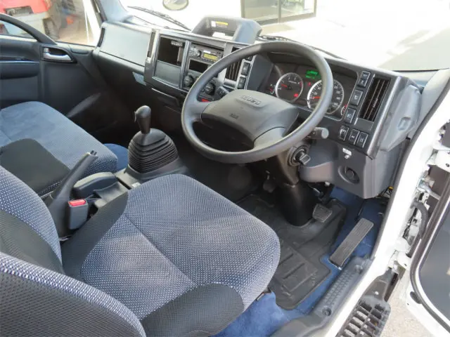 いすゞ エルフ 2RG-NPR88AN(2WD)の写真9