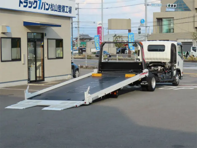 いすゞ エルフ 2RG-NPR88AN(2WD)の写真9