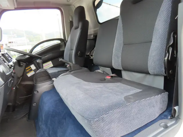 いすゞ エルフ 2RG-NPR88AN(2WD)の写真11