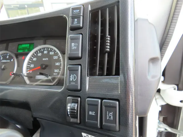 いすゞ エルフ 2RG-NPR88AN(2WD)の写真15