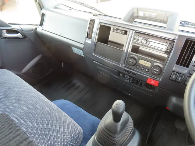 いすゞ エルフ 2RG-NPR88AN(2WD)の写真15