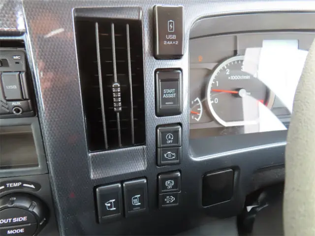 いすゞ エルフ 2RG-NPR88AN(2WD)の写真17