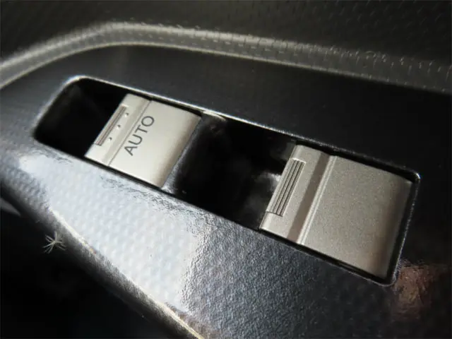 いすゞ エルフ 2RG-NPR88AN(2WD)の写真19