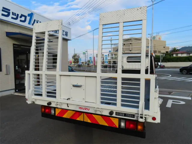いすゞ エルフ 2RG-NPR88AN(2WD)の写真30