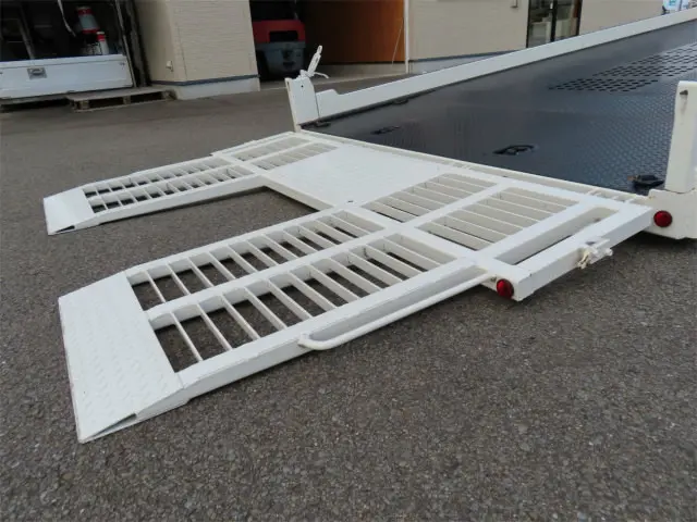 いすゞ エルフ 2RG-NPR88AN(2WD)の写真32