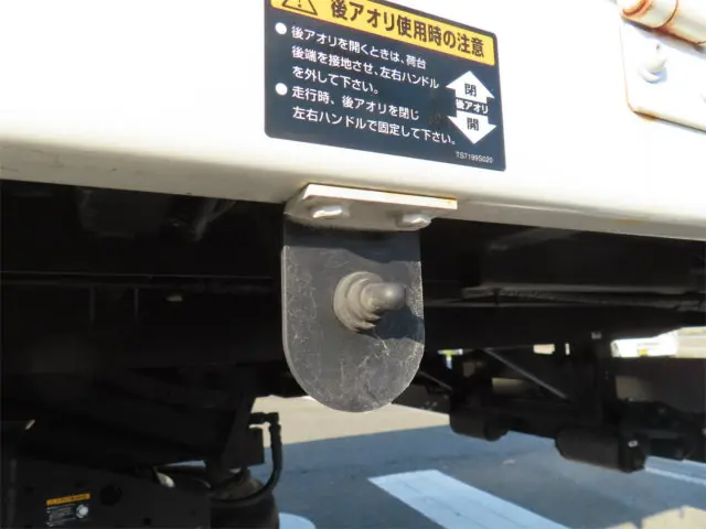 いすゞ エルフ 2RG-NPR88AN(2WD)の写真34