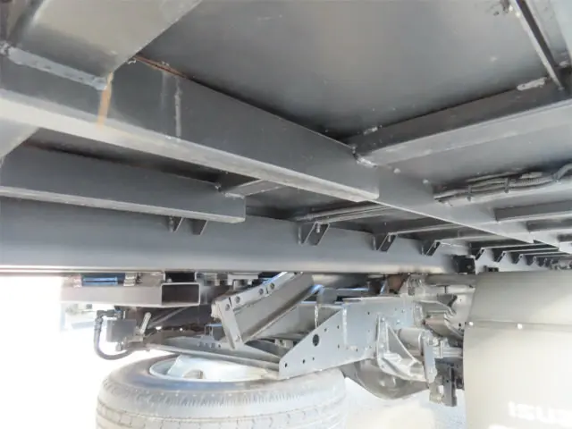 いすゞ エルフ 2RG-NPR88AN(2WD)の写真42