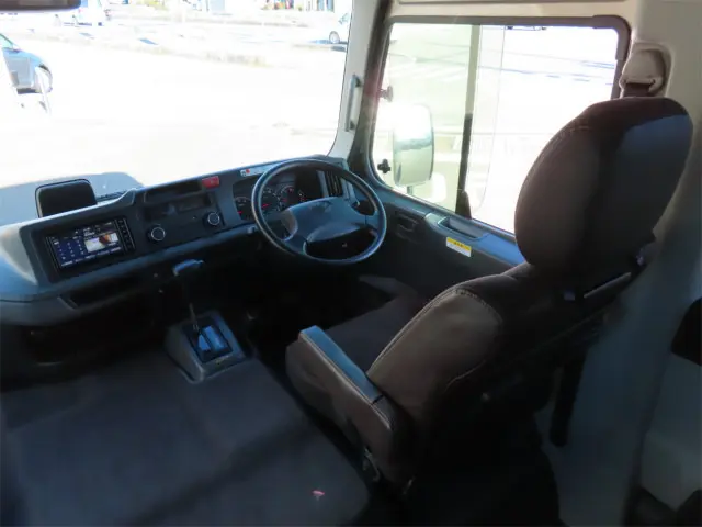 トヨタ コースター SDG-XZB70(2WD)の写真11