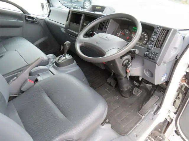 いすゞ エルフ 2RG-NPR88AR(2WD)の写真3