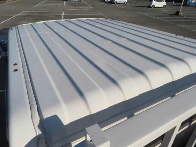 いすゞ エルフ 2RG-NPR88AR(2WD)の写真9