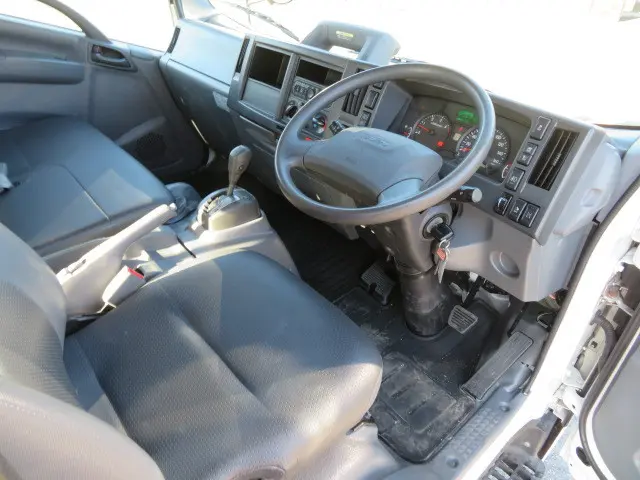 いすゞ エルフ 2RG-NPR88AR(2WD)の写真10