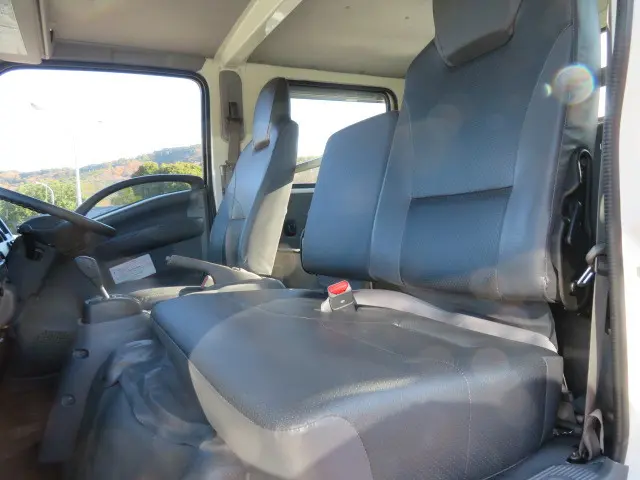 いすゞ エルフ 2RG-NPR88AR(2WD)の写真11