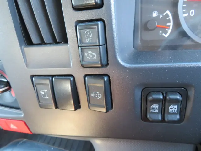 いすゞ エルフ 2RG-NPR88AR(2WD)の写真16