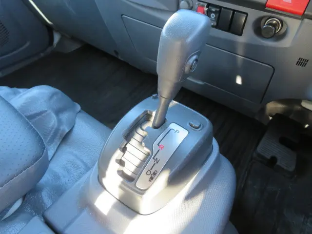 いすゞ エルフ 2RG-NPR88AR(2WD)の写真18