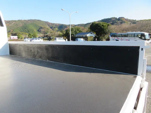 いすゞ エルフ 2RG-NPR88AR(2WD)の写真29