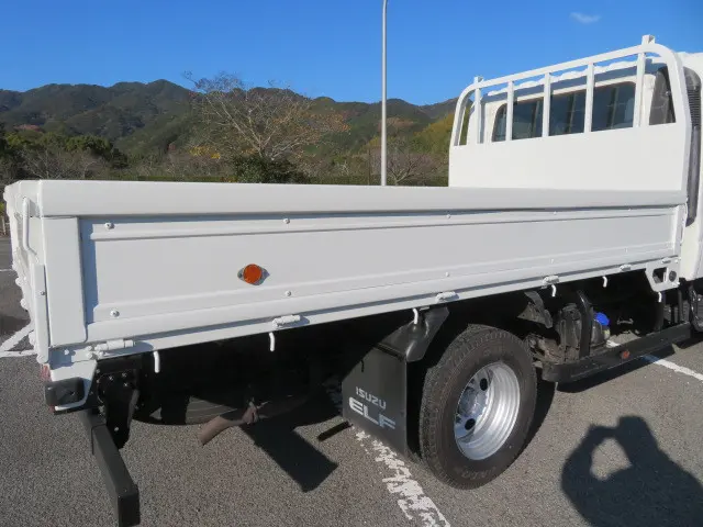 いすゞ エルフ 2RG-NPR88AR(2WD)の写真32