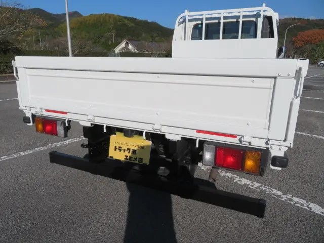 いすゞ エルフ 2RG-NPR88AR(2WD)の写真33