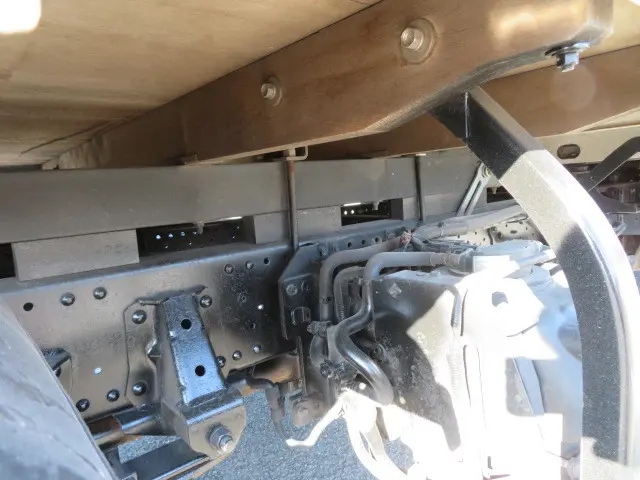 いすゞ エルフ 2RG-NPR88AR(2WD)の写真37