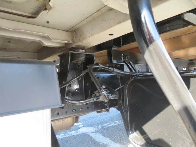 いすゞ エルフ 2RG-NPR88AR(2WD)の写真41